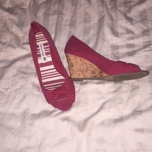 Red American eagle wedges
